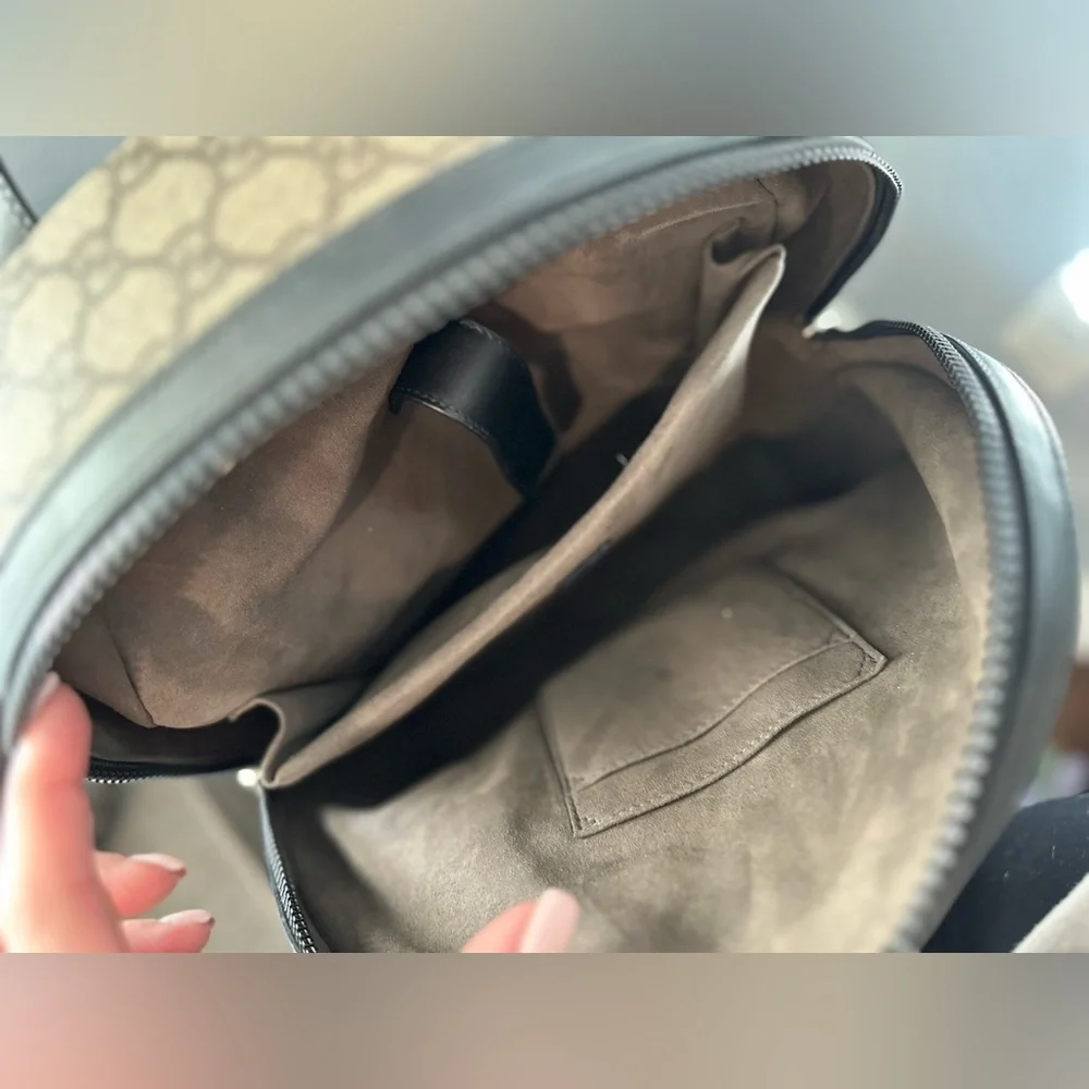 Gucci GG Supreme Large Backpack - Picture 6 of 13